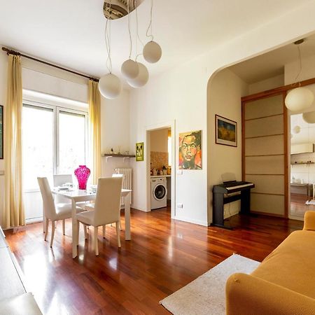 Milano Calvairate Balcony Apt Bagian luar foto